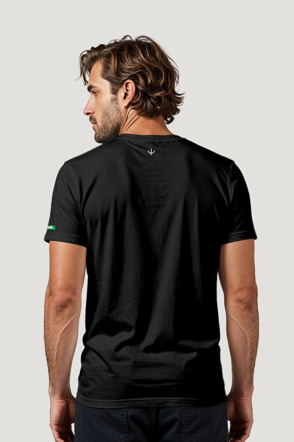 CAMISETA LOBO SALTANDO