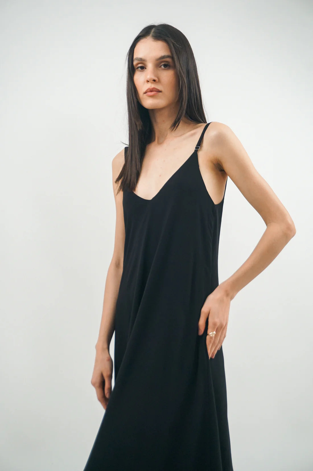 VESTIDO LONGO ALCINHA LISA