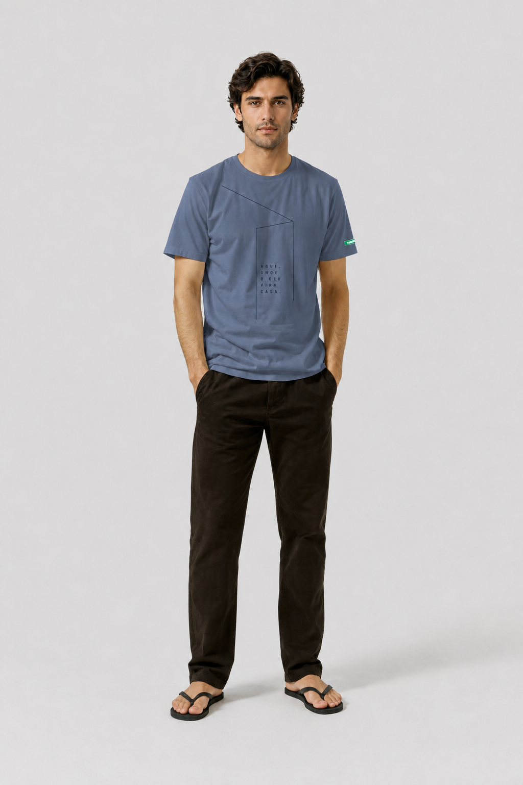 Camiseta Tradicional Algodão Aqui, onde o céu vira casa Unissex