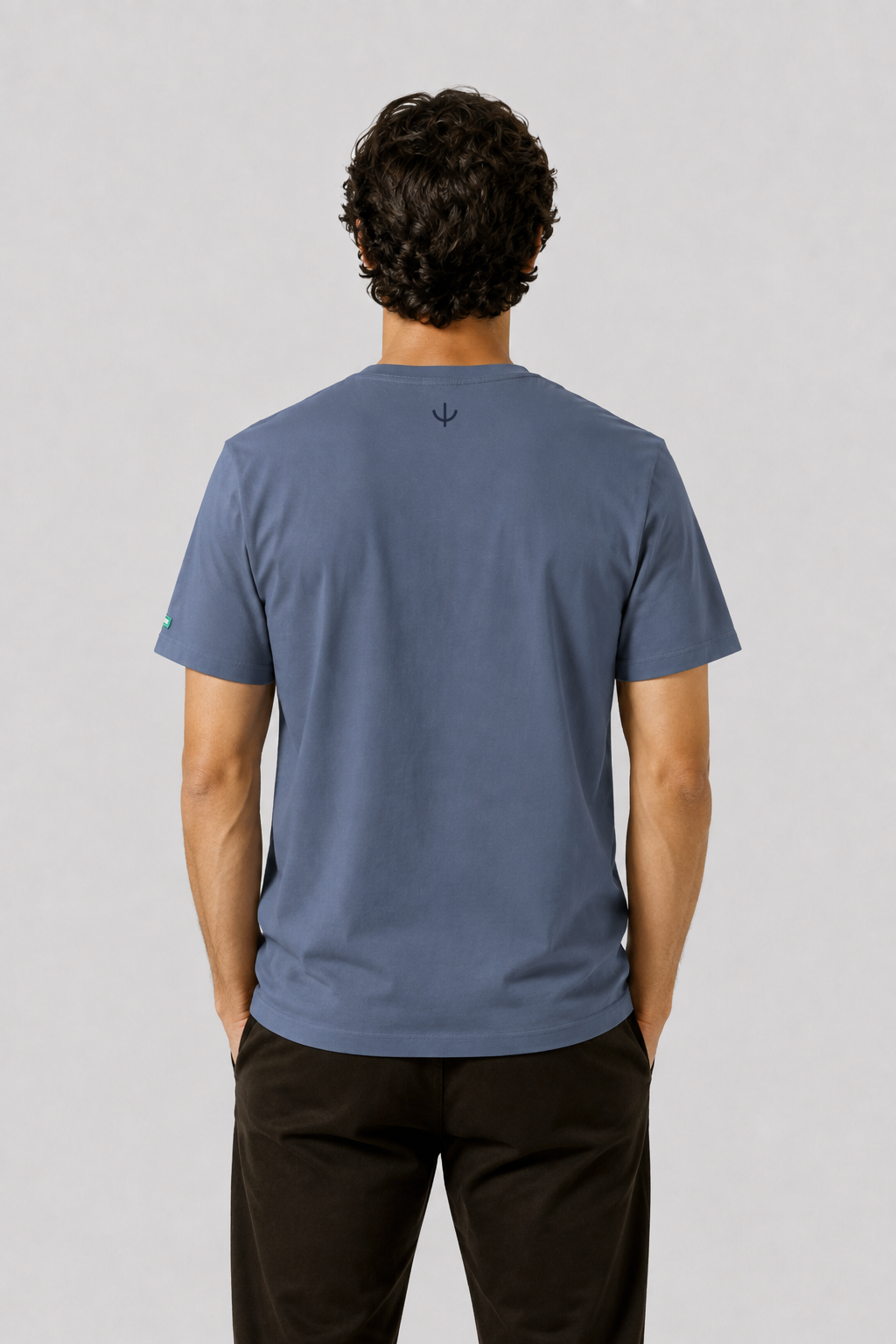 Camiseta Tradicional Algodão Aqui, onde o céu vira casa Unissex